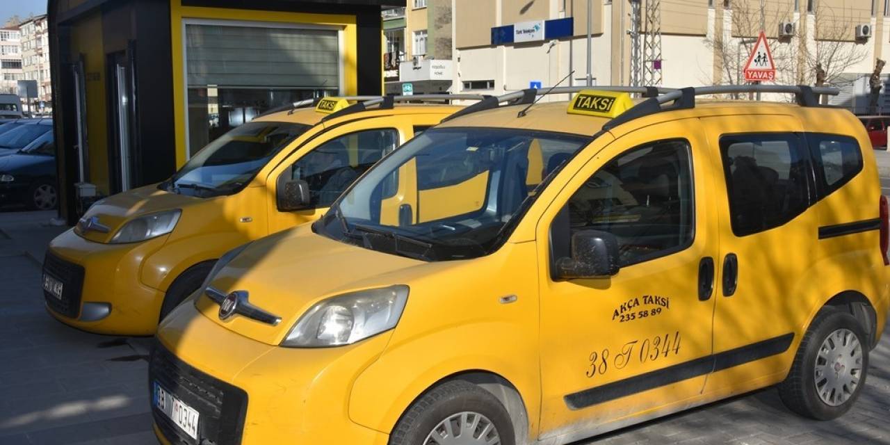 Başkan Çolakbayrakdar, “Şehrin Çehresini Değiştiren Modern Taksi Durakları Yapıyoruz”