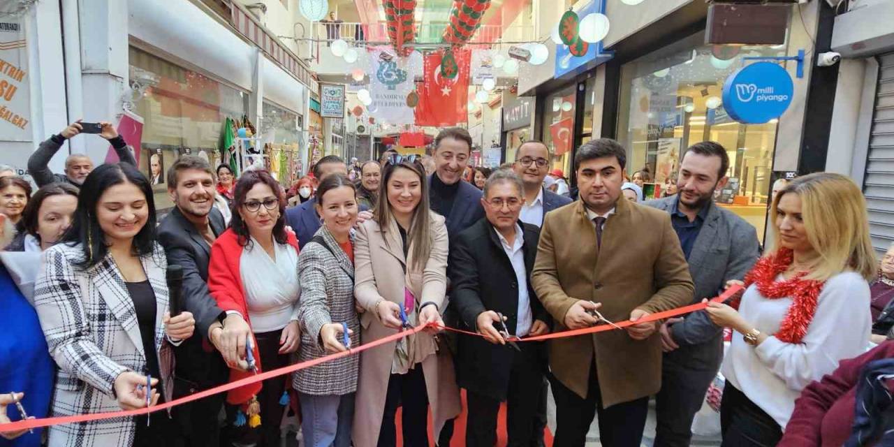 Bandırma’da El Emeği Yılbaşı Alışveriş Günleri Başladı