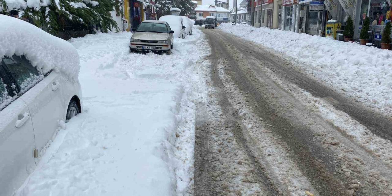 Bolu’da Kar Kalınlığı 30 Santimetreye Ulaştı