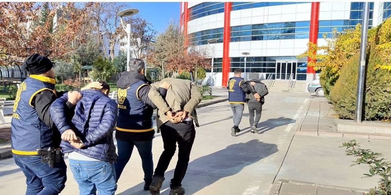 Hırsızlık Yaptıkları İddia Edilen 3 Şüpheli Yakalandı