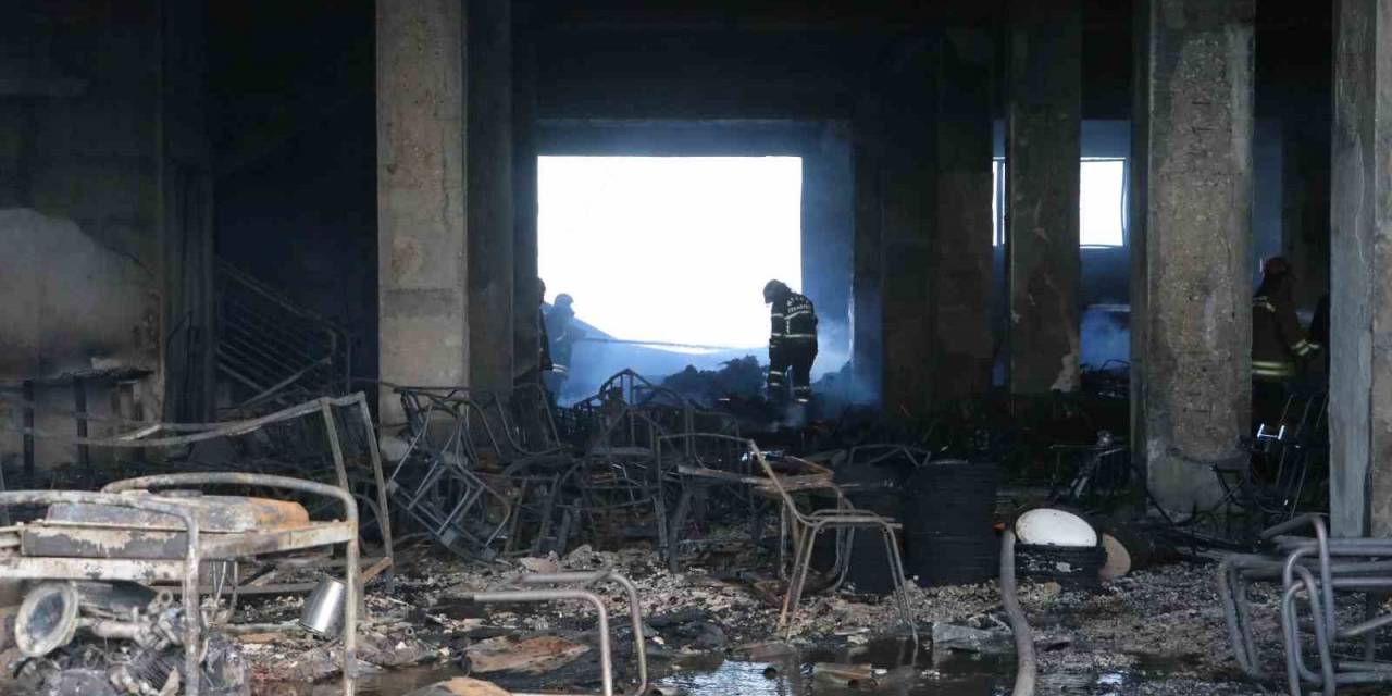 Mobilya Fabrikasındaki Yangın 3 Saatlik Çalışmayla Kontrol Altına Alındı
