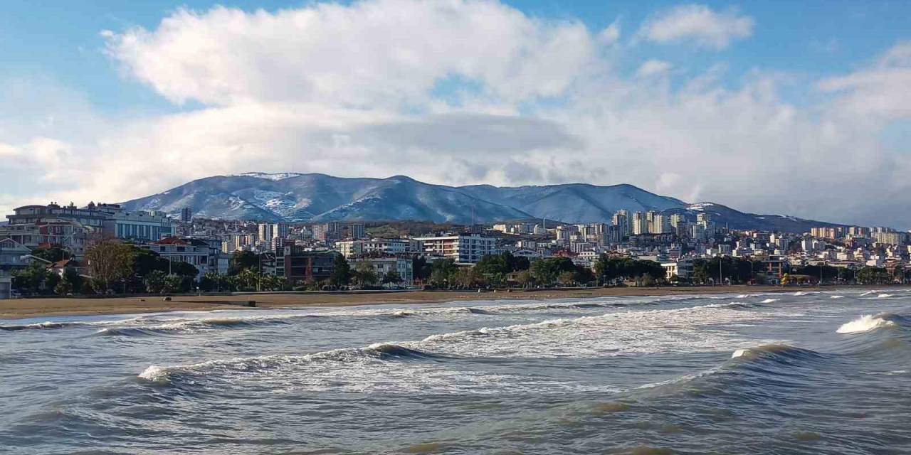 Üç Güzellik Aynı Karede: Kar, Kumsal Ve Deniz