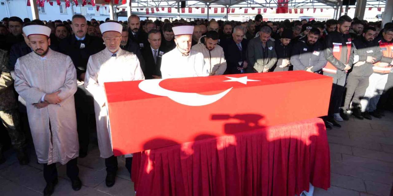 Şehit Piyade Uzman Çavuş Abdulkadir İyem Son Yolculuğuna Uğurlandı