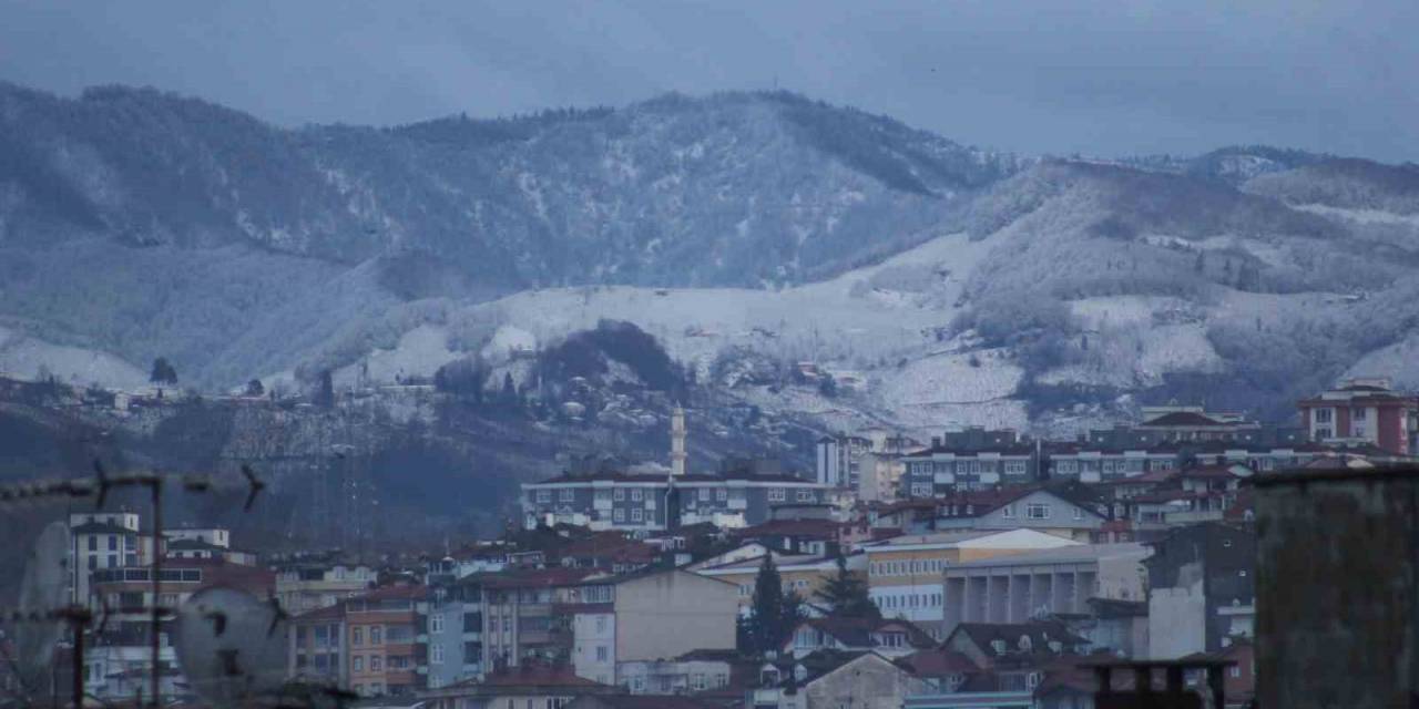 Ordu’nun Yüksek Kesimlerinde Kar Yağışı Etkili Oldu