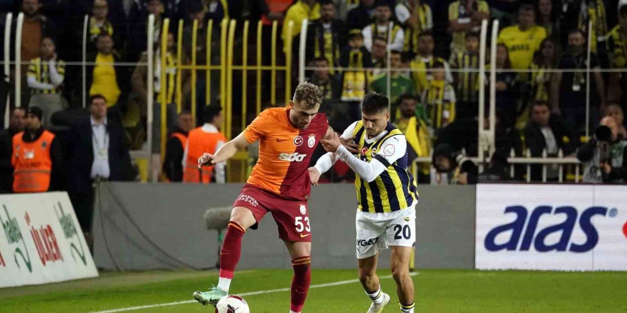 Trendyol Süper Lig: Fenerbahçe: 0 - Galatasaray: 0 (İlk Yarı)