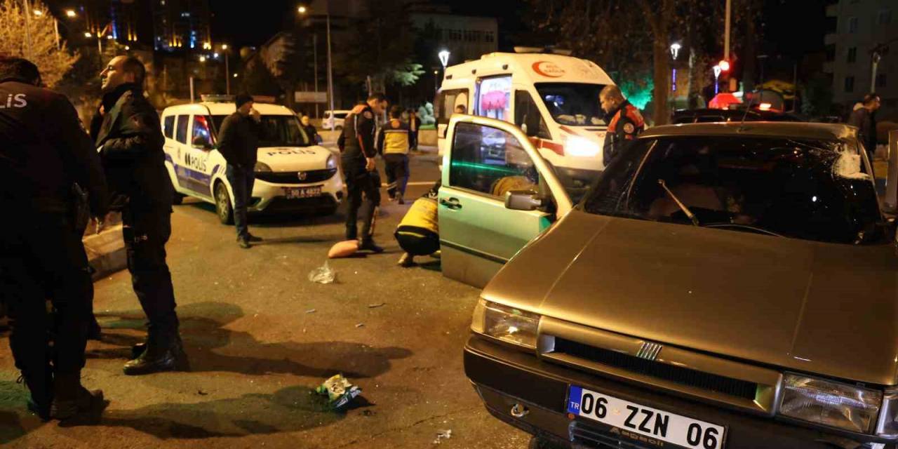 Polisin "Dur" İhtarına Uymayıp Kaçan Araç Takla Attı: 3 Yaralı