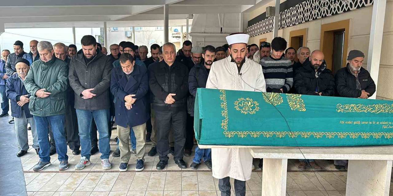 İstanbul’da Sokak Ortasında Kıskançlık Cinayeti: Sopayla Başına Defalarca Vurup Öldürdü