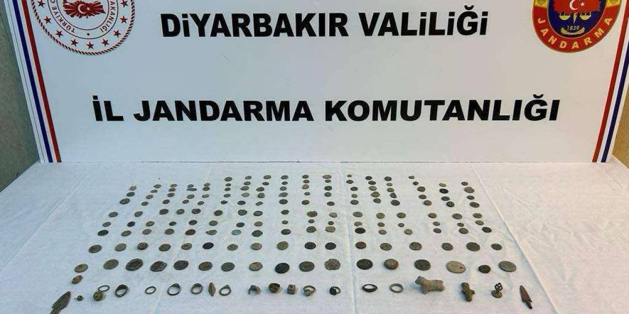 Diyarbakır’da Tarihi Eser Operasyonu: Asurlara Ait Sikke Ve Malzemeler Ele Geçirildi