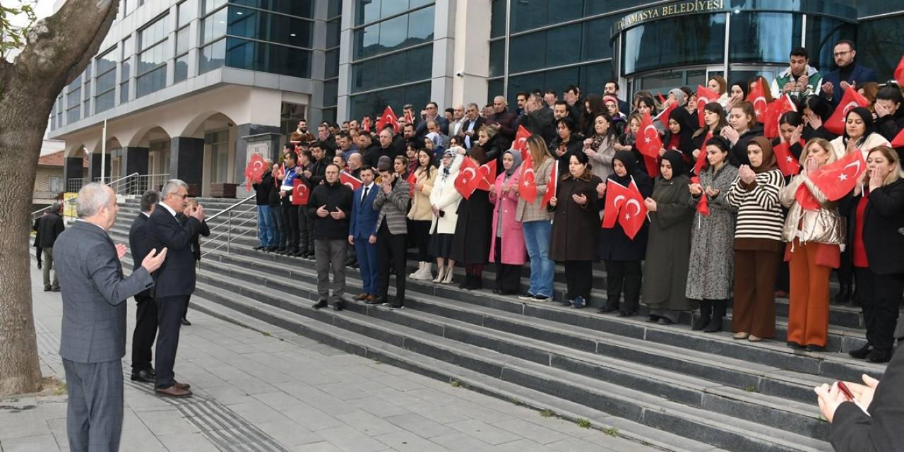 Amasya Belediyesi Mesaiye ’şehitlere Dua’ İle Başladı