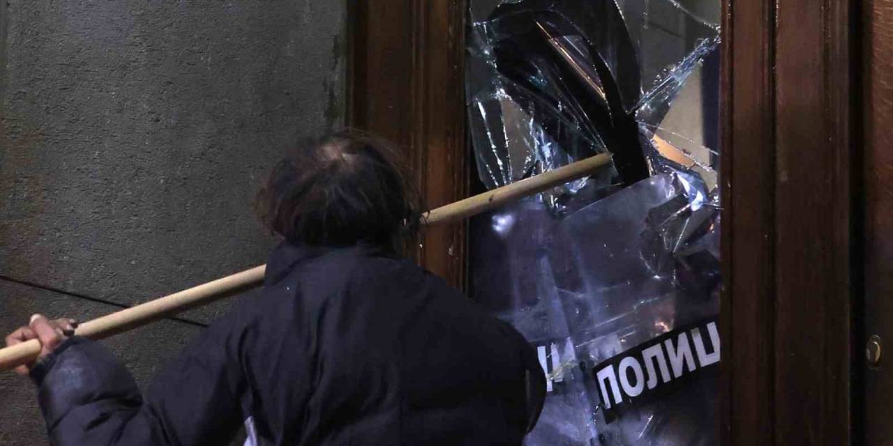Sırbistan’da Seçimlerde Hile İddiası Ortalığı Karıştırdı