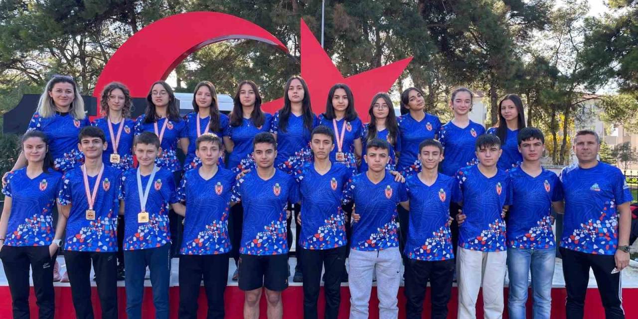 Oryantiring Sporcular Şehitler Anısına Yarıştı