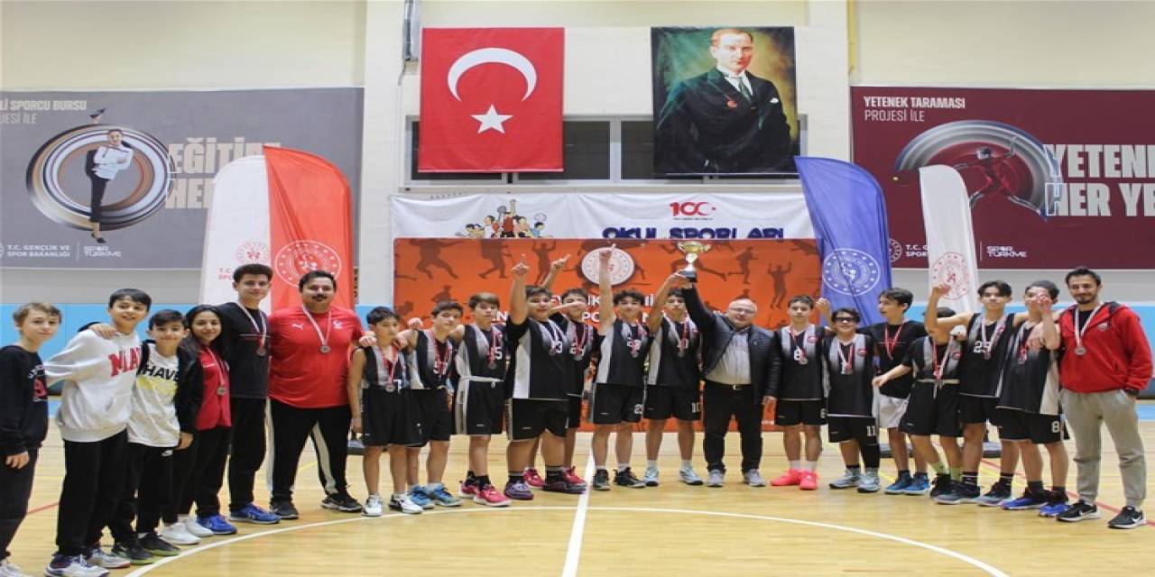 Afyonkarahisar’da U-14 Basketbol Ligi Tamamlandı