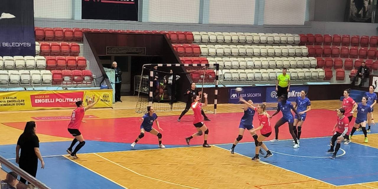 Konyaaltı’nın Mavi Kelebekleri’nden “10 Numara” Galibiyet