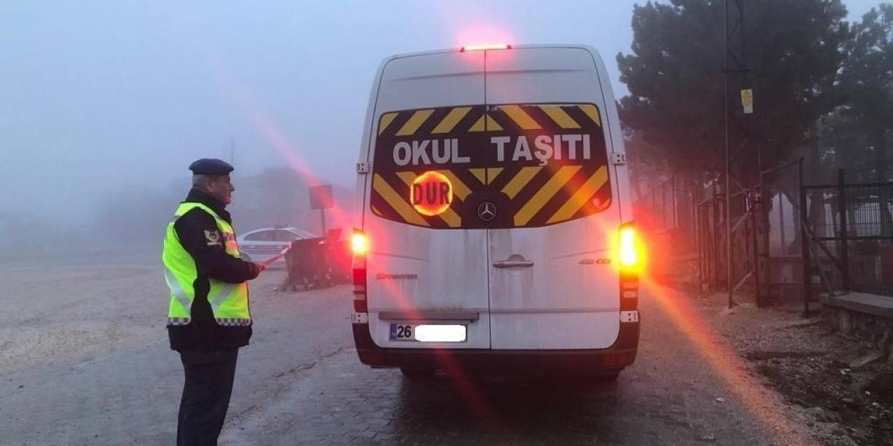 Eskişehir’de Jandarma Tarafından Okul Servisleri Kontrol Edildi