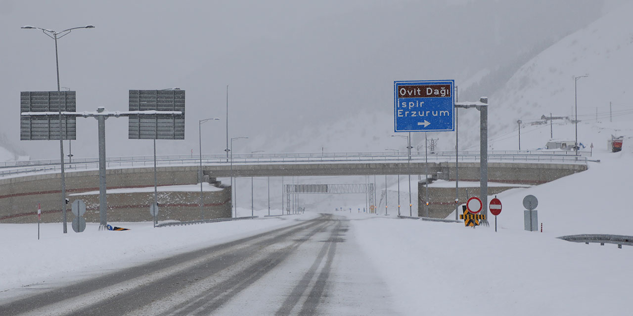 Rize-Erzurum kara yolundaki Ovit Tüneli ulaşıma kapandı
