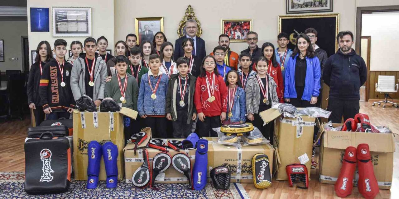 Karacabey’de ‘Her Evden Lisanslı Bir Sporcu’ Hedefi