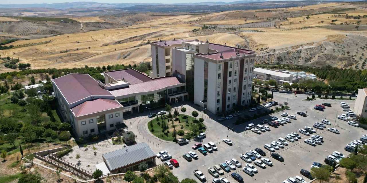 Besni Devlet Hastanesi’ne Ek Hizmet Binası Yapılıyor