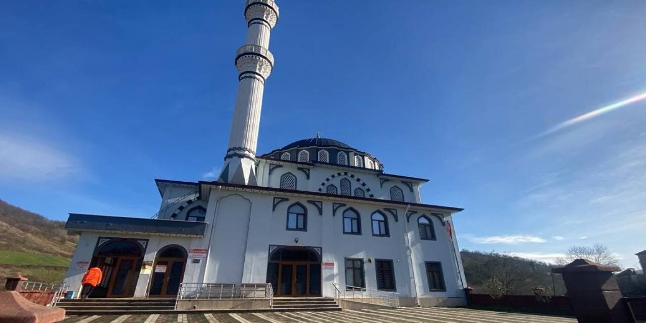 Camide Satılan Takvim Paralarını Alıp, ’yol Parası" Deyip Not Bıraktı