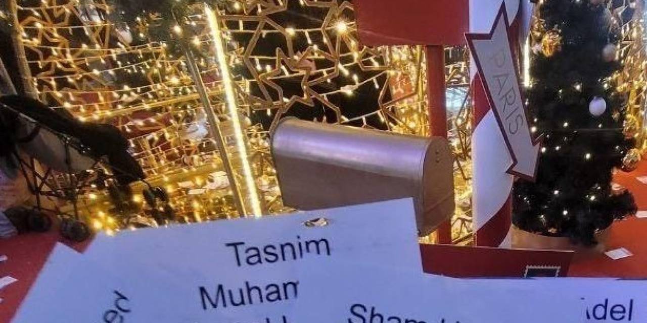 Öldürülen Filistinli Çocukların İsminin Yazdığı Broşürler Avm’nin Üst Katından Aşağı Bırakıldı