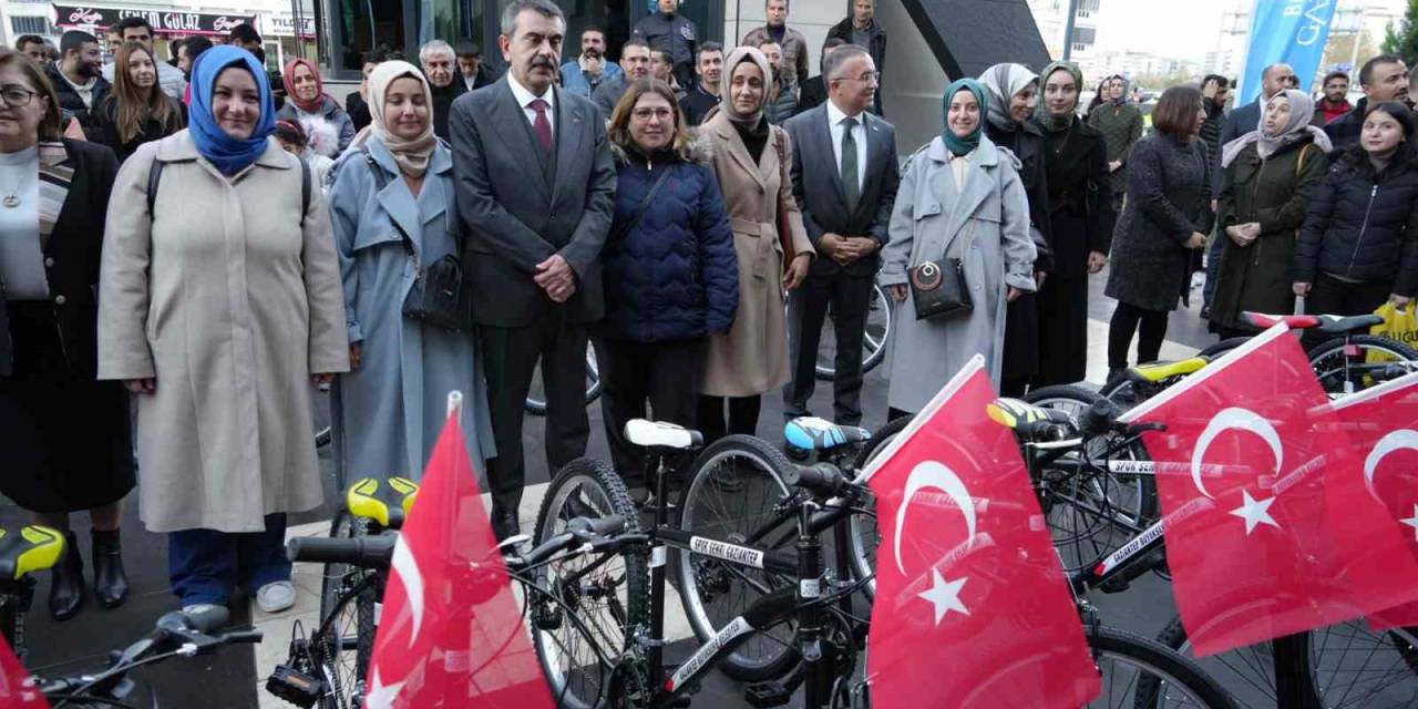 Bakan Tekin: "Meb 56 Bin Kurumu Olan Bir Bakanlık"