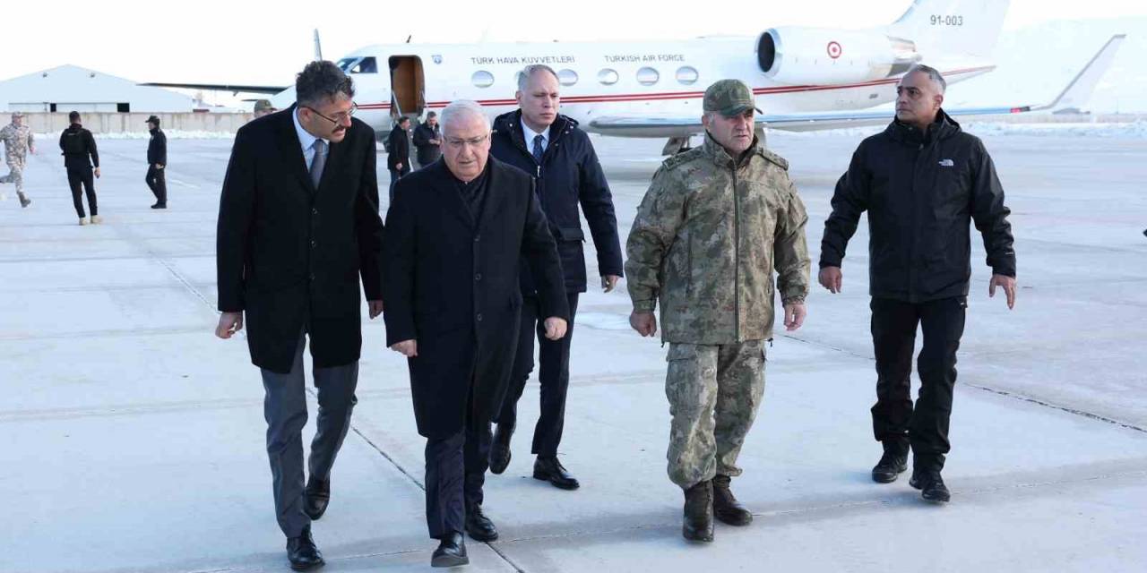 Bakan Güler, Hakkari’deki Dağ Ve Komando Tugay Komutanlığında İncelemelerde Bulundu