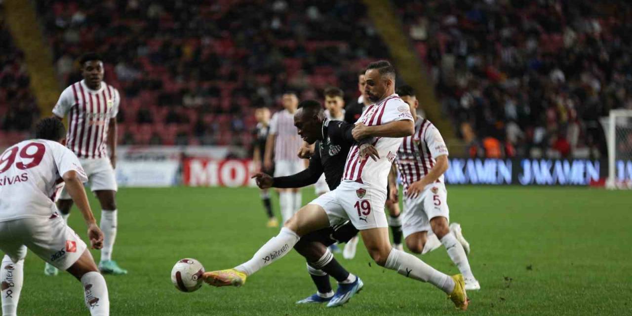 Trendyol Süper Lig: Hatayspor: 0 - Beşiktaş: 1 (İlk Yarı)