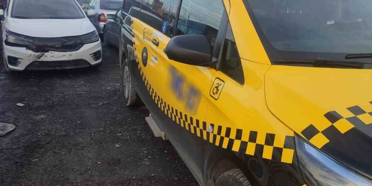 Arnavutköy’de Göçmen Kaçakçılığı Operasyonu: 87 Göçmen Yakalandı, 2 Kişi Gözaltına Alındı