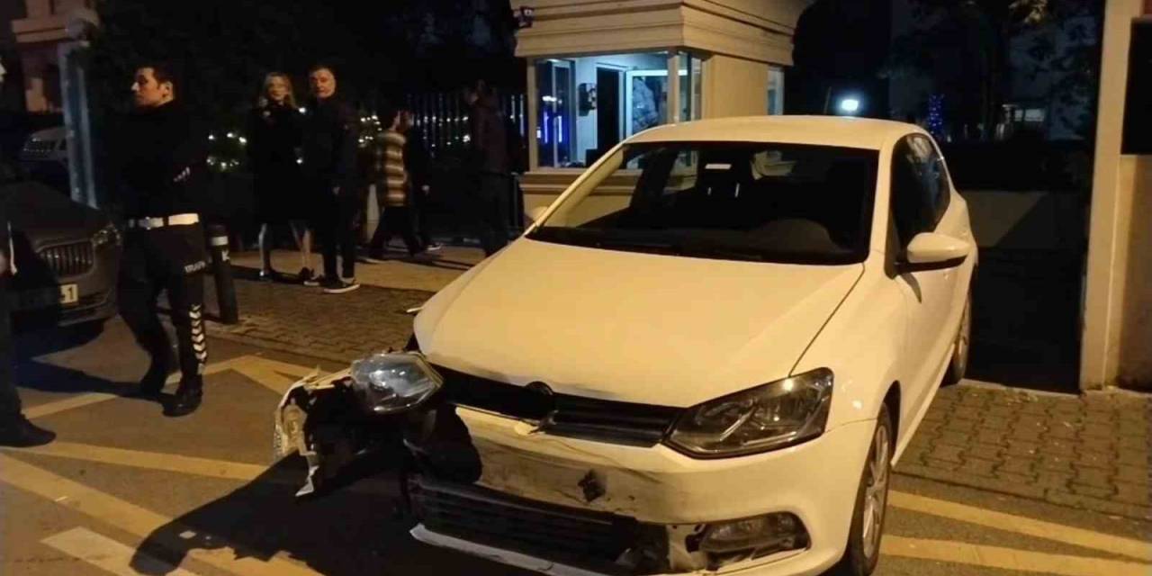 Kadıköy’de Otomobil Motosiklete Çarptı: 1 Ağır Yaralı