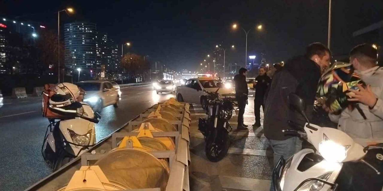 Kadıköy’de Otomobil Motosiklete Çarptı: 1 Yaralı