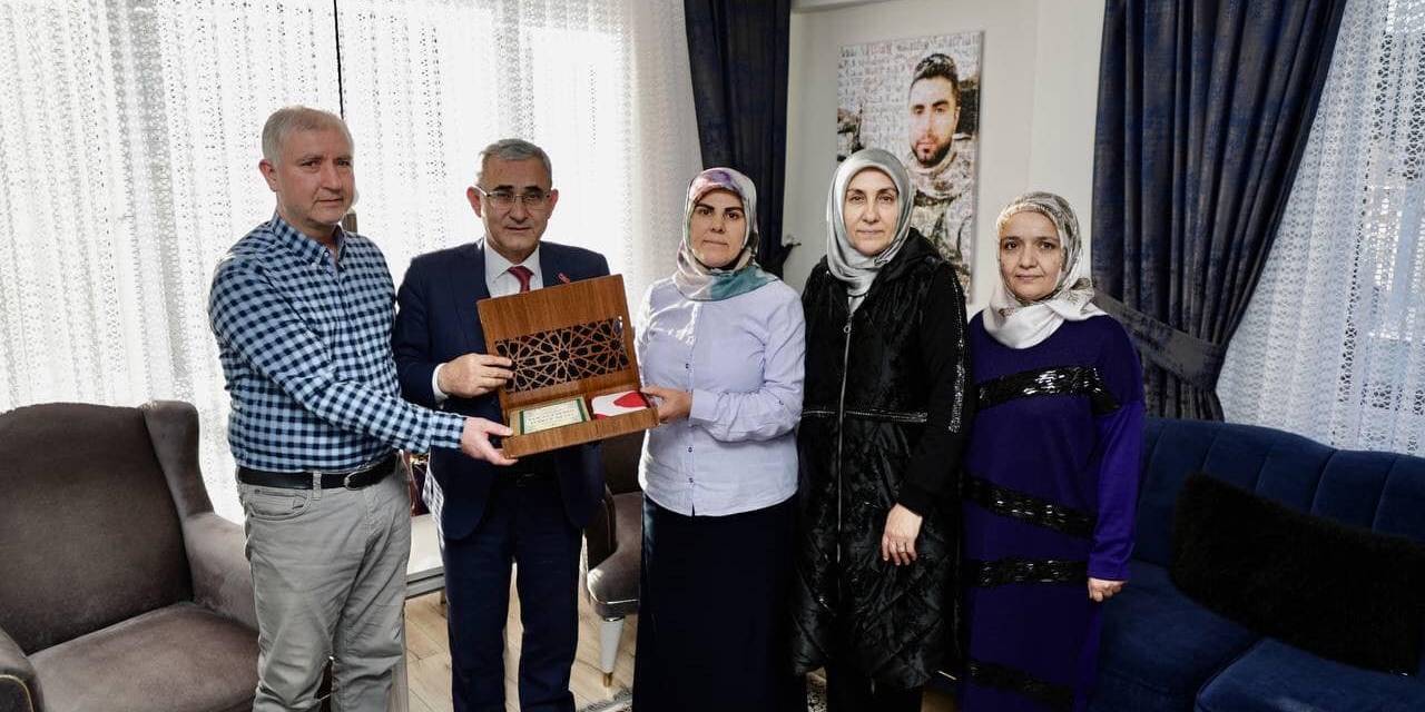 Kütahya Belediye Başkanı Işık’tan Şehit Ailesine Ziyaret