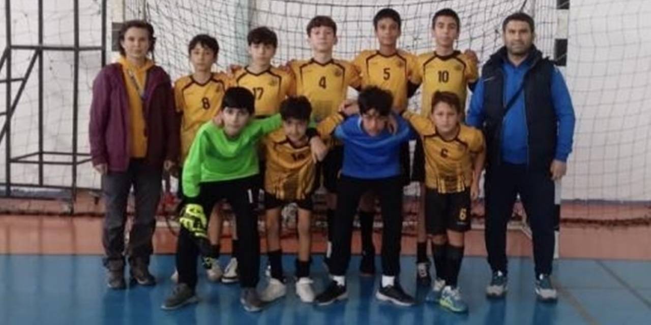 Köyceğiz’de Futsal İlçe Şampiyonu Yunus Emre Ortaokulu Oldu