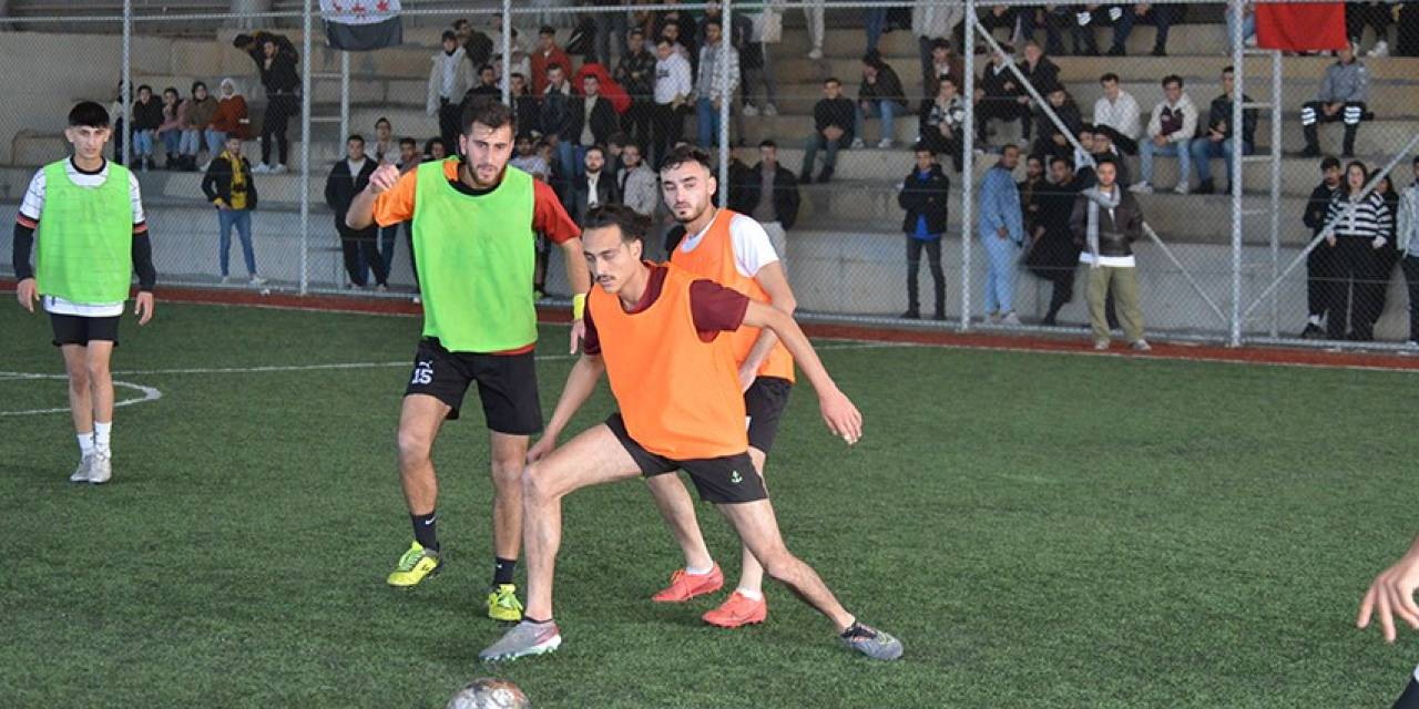 Uşak Üniversitesinde Uluslararası Futbol Turnuvası