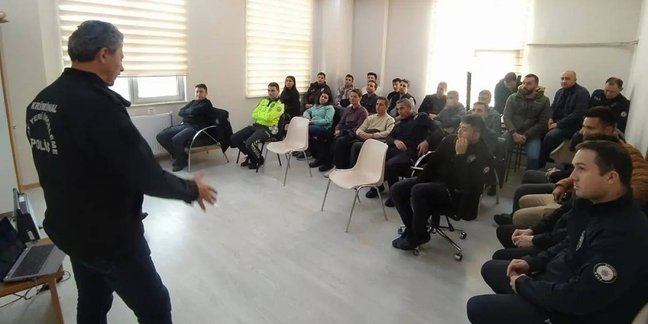 İlçelerde Görev Yapan Polislere Olay Yeri İnceleme Eğitimi Verildi