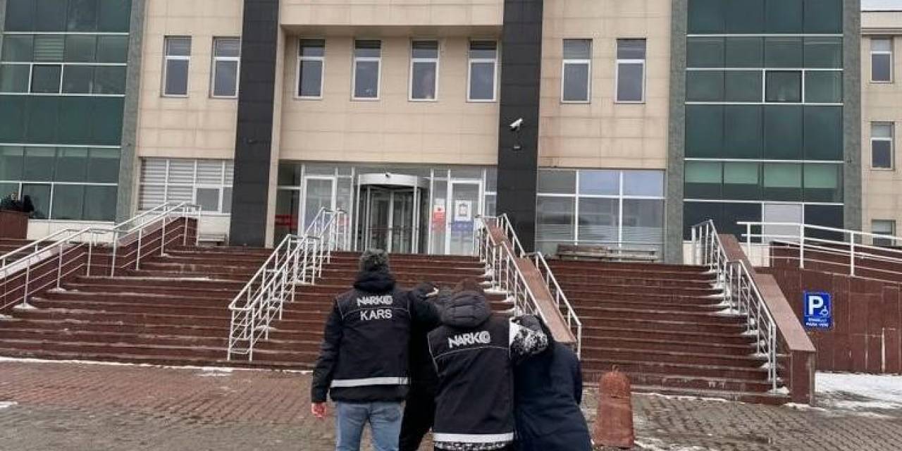 Kars’ta Uyuşturucu Taciri 2 Kişi Tutuklandı