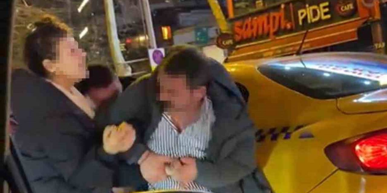 İstanbul’da Taksici İle Müşteri Arasında “Beni Almadın” Kavgası Kamerada: Trafikte Ortalık Birbirine Girdi