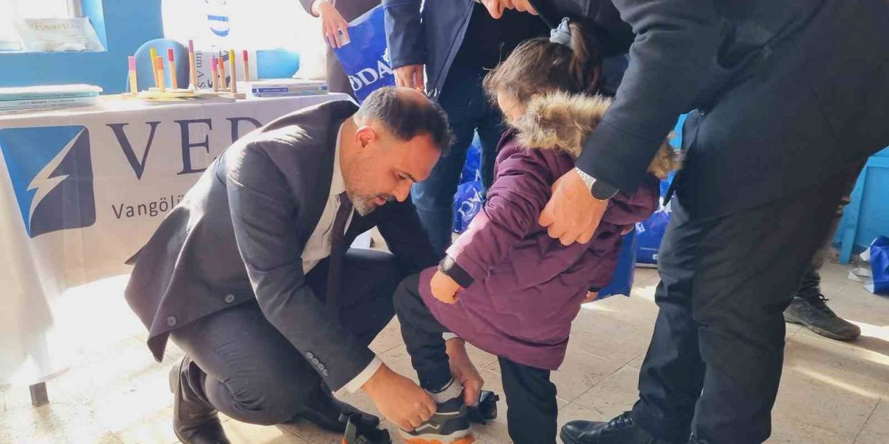 “Her Mevsim Tebessüm” Ekibi Muşlu Çocuklarla Buluştu