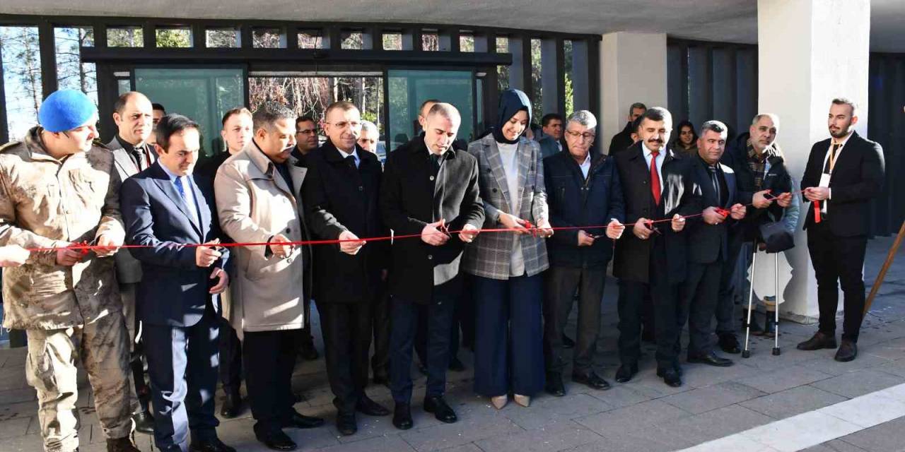 Siverek’te Cumhuriyetin 100. Yılı Sempozyumu Yapıldı