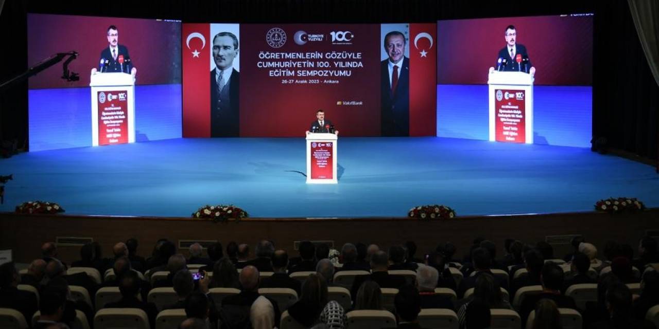 Başkent’te "Öğretmenlerin Gözüyle Cumhuriyet’in 100. Yılında Eğitim" Sempozyumu