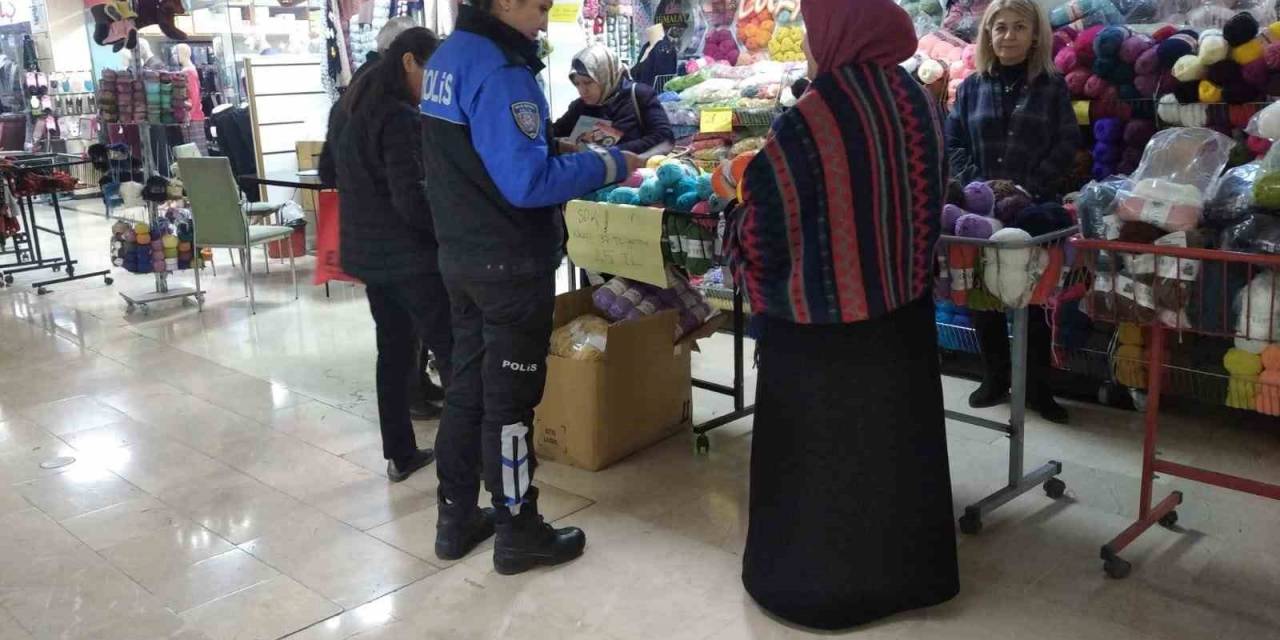 Polis, Kırşehir’de Dolandırıcılık Bilgilendirmesi Yapıyor