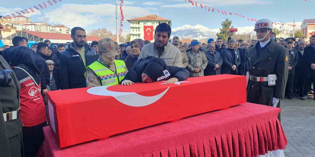 Şehit Eşe Son Veda