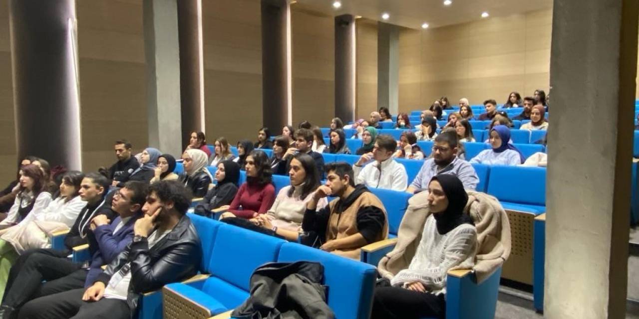Psikoloji Öğrencileri Konferansta Buluştu