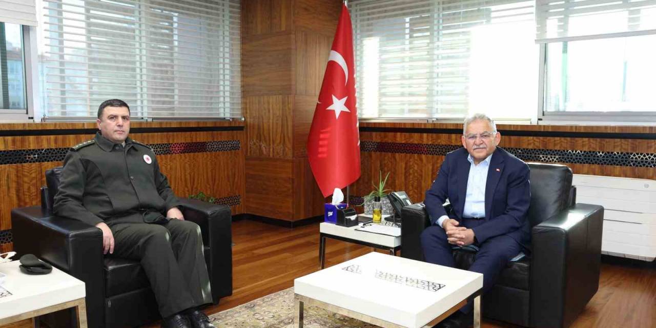 Başkan Büyükkılıç’a Ziyaretçi Yoğunluğu