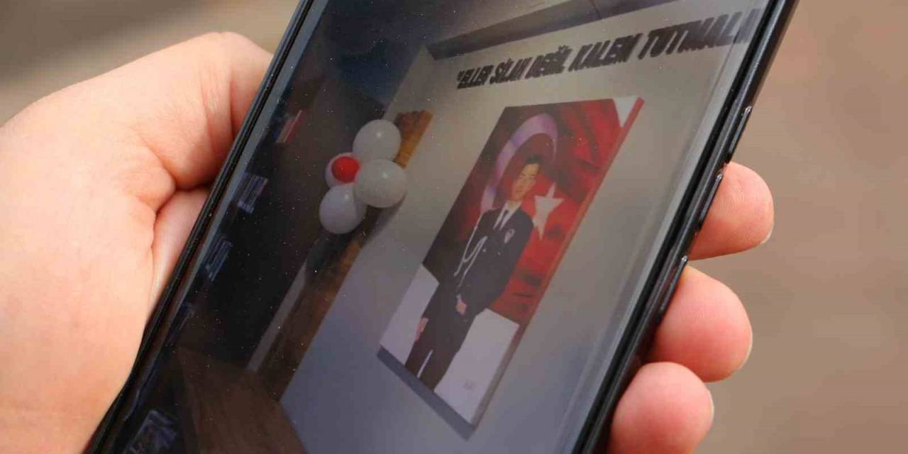 Asrın Felaketinde Hayatını Kaybeden Polis Memuru Yapay Zekayla Konuştu