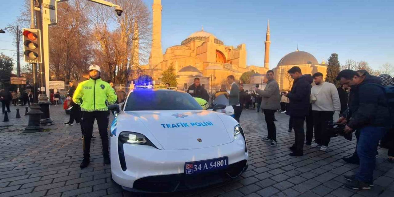Suç Örgütlerinden Ele Geçirilen Ultra Lüks Otomobiller Polis Otosu Oldu, İstanbul’da Sergilendi