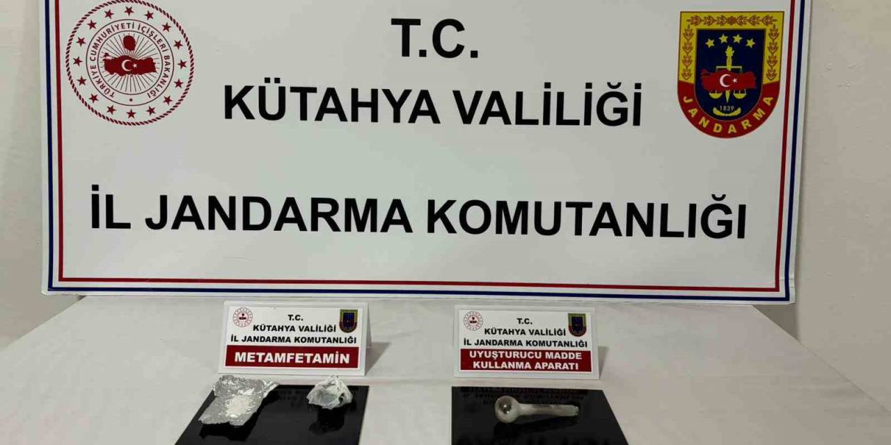 Kütahya’da Durdurulan Şüpheli Araçta Uyuşturucu Ele Geçirildi