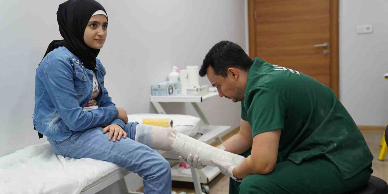 Depremde Kaybettiği Bacağına Protezle Kavuştu: 13 Yaşındaki Kızın Artık Tek Hedefi Doktorluk