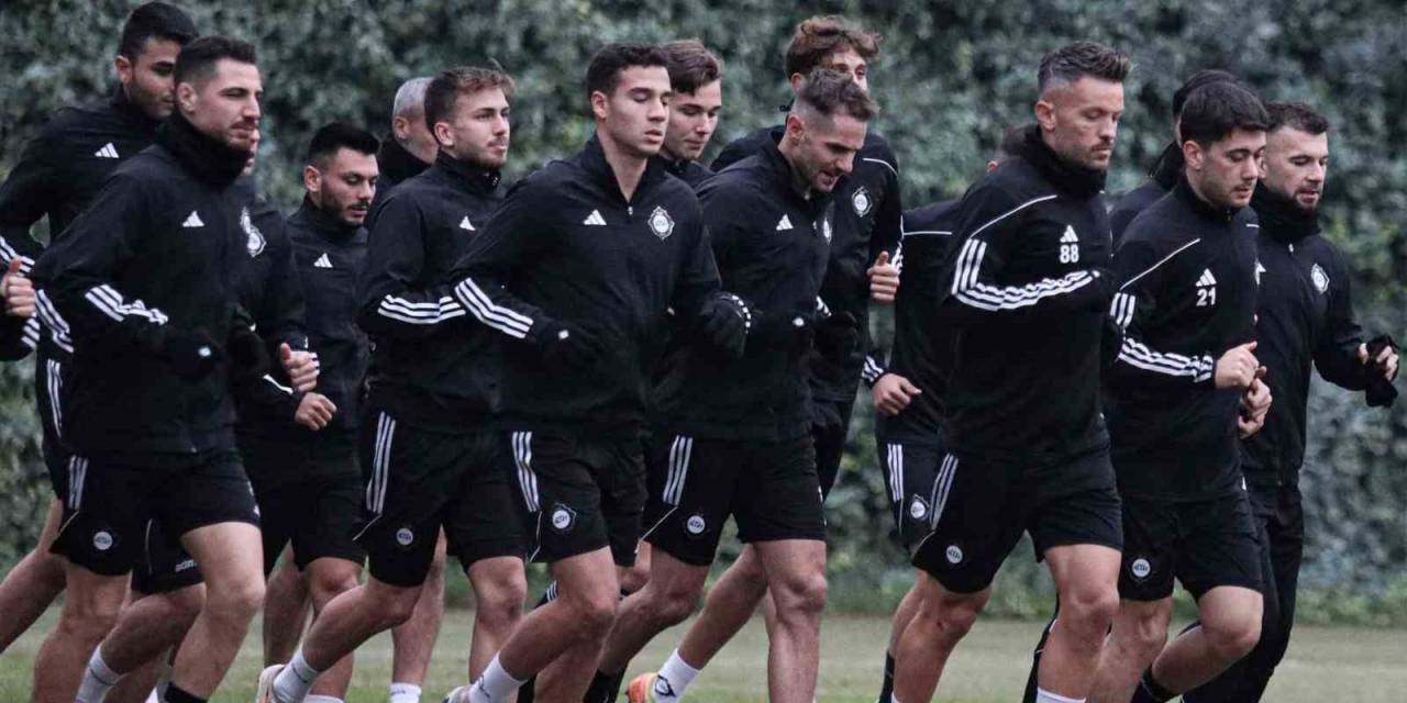Altay’da Oyuncular Antrenmana Çıkmadı