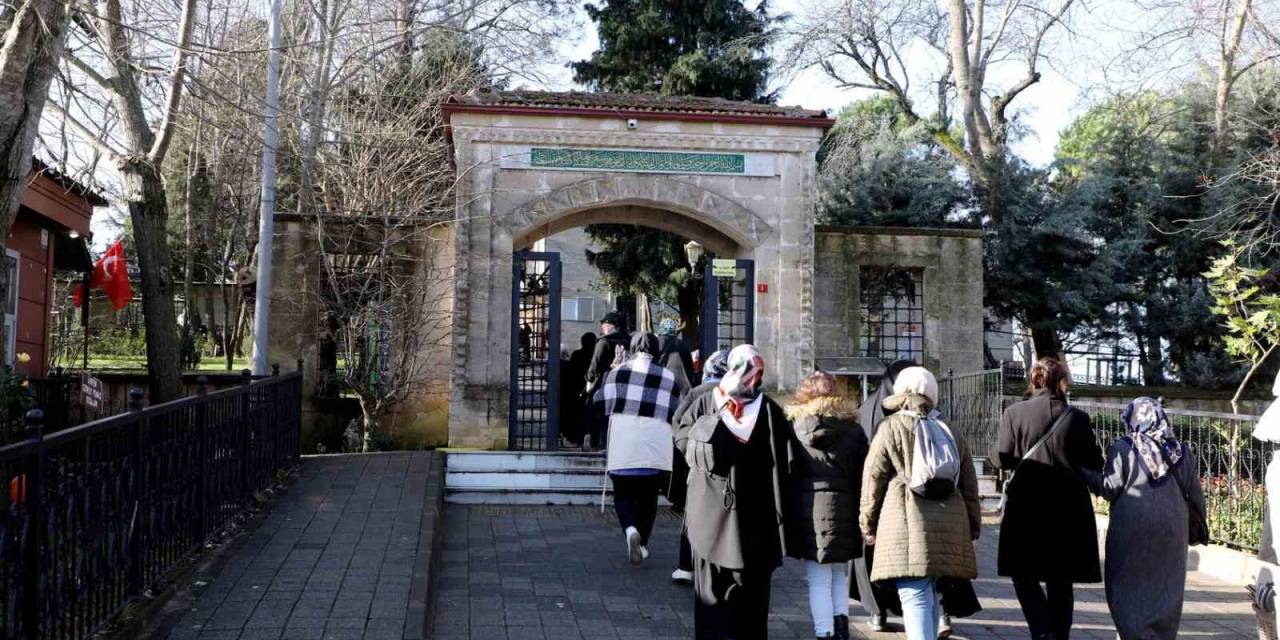 Eyüpsultan’da Cami Ve Türbe Gezileri Başladı