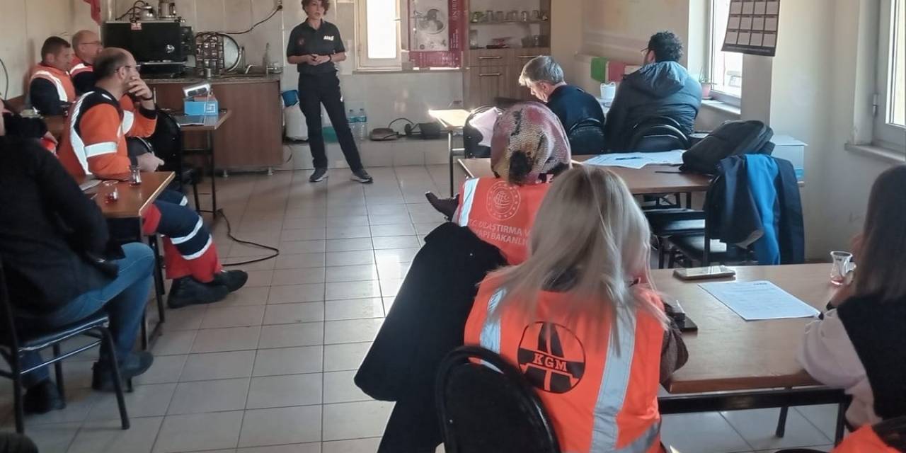 Afet Eğitimleri Sürüyor