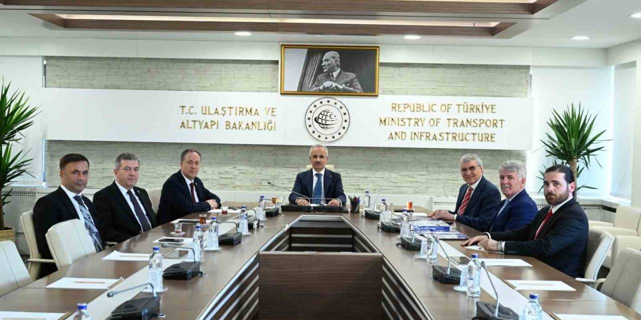 Yüce’den Raylı Sistemde Sakarya’ya Bir Müjde Daha: O Hattın Mesafesi Uzatıldı